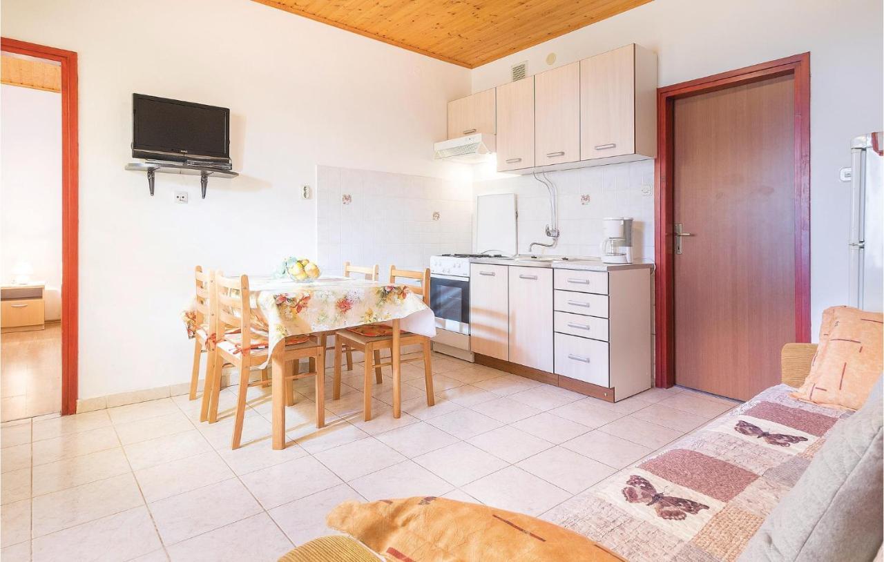 Awesome Apartment In Pula With Wifi Luaran gambar