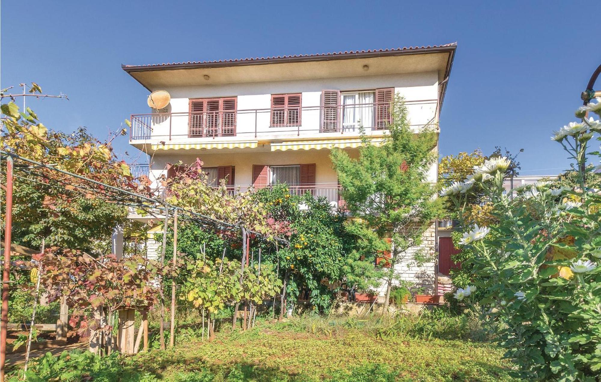 Awesome Apartment In Pula With Wifi Luaran gambar