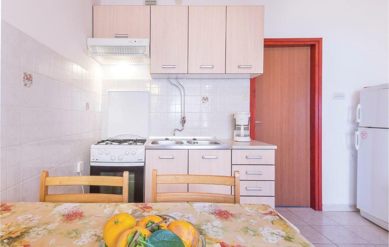 Awesome Apartment In Pula With Wifi Luaran gambar